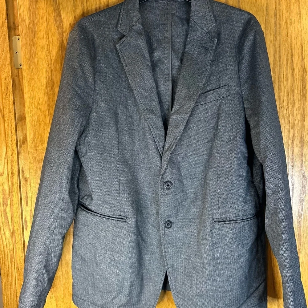 Armani Collezioni Men’s 44R Gray Herringbone Sport Coat Blazer Two Button Elbow